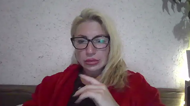 Snapshot of fox_red_lady7 chatting on October 5, 7:12 pm fox red lady7 online show from October 5, 7:12 pm