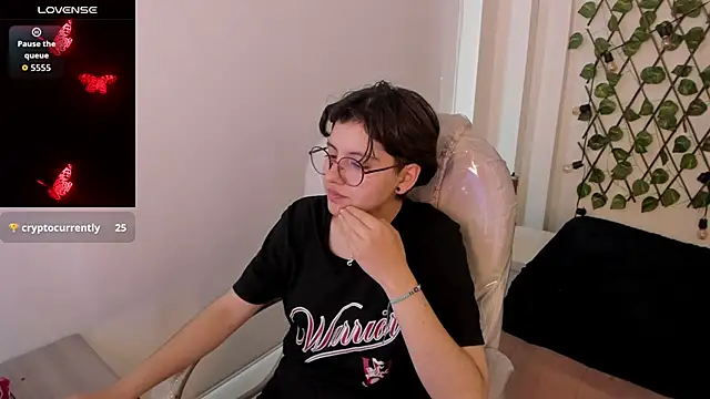 Nathaly ds online show from October 23, 7:45 pm