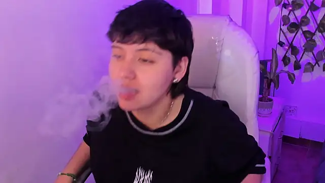 Nathaly ds online show from April 8, 8:20 pm