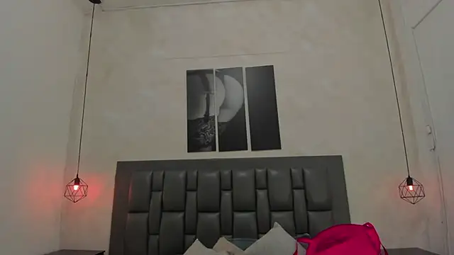 dakota roussee online show from March 25, 12:33 pm