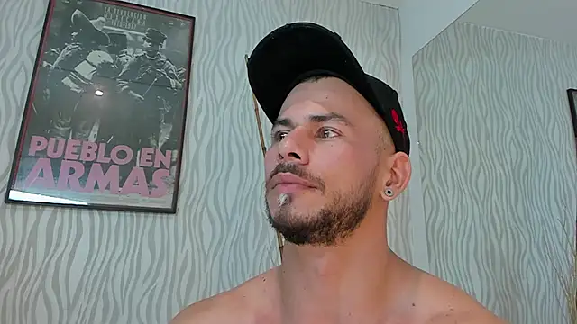 Snapshot of dylan_jacobx chatting on July 2, 7:31 pm dylan jacobx online show from July 2, 7:31 pm