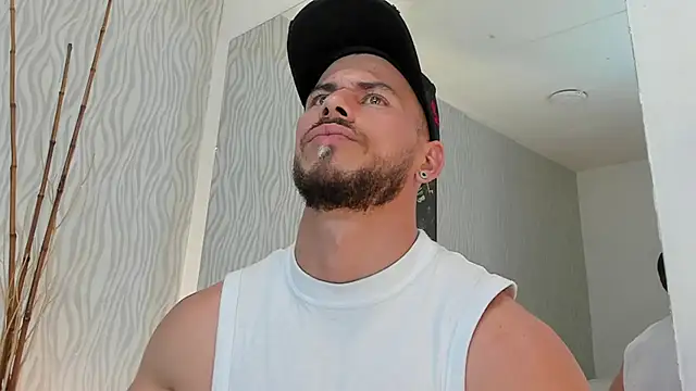 Snapshot of dylan_jacobx chatting on July 13, 8:33 pm dylan jacobx online show from July 13, 8:33 pm