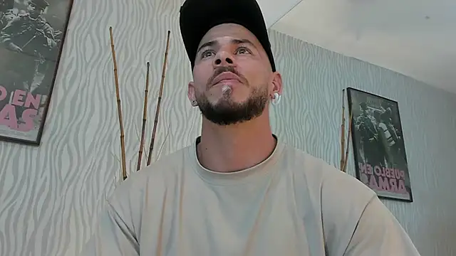 Snapshot of dylan_jacobx chatting on July 20, 6:32 pm dylan jacobx online show from July 20, 6:32 pm