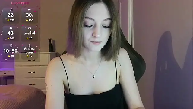 Snapshot of white_liillyy chatting on June 7, 9:51 pm white liillyy online show from June 7, 9:51 pm