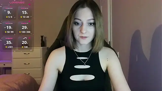 Snapshot of white_liillyy chatting on June 13, 8:07 pm white liillyy online show from June 13, 8:07 pm