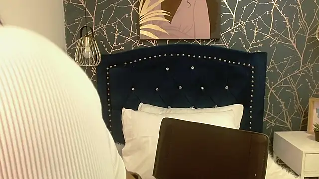 Snapshot of candyhot_tk chatting on February 7, 8:01 pm candyhot tk online show from February 7, 8:01 pm