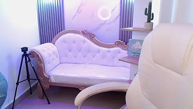 Snapshot of candyhot_tk chatting on February 21, 3:24 pm candyhot tk online show from February 21, 3:24 pm