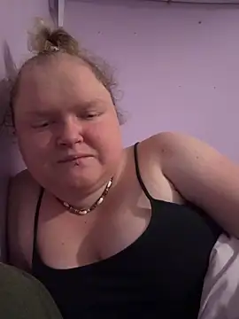 KadiSparkle online show from November 3, 4:03 am