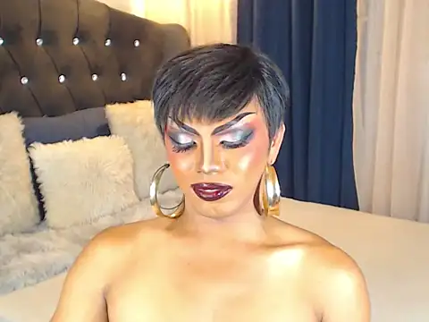 Snapshot of SmokingDomDiva chatting on October 28, 5:33 am SmokingDomDiva online show from October 28, 5:33 am