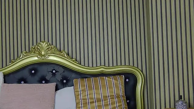 LunaHart online show from October 4, 1:31 pm