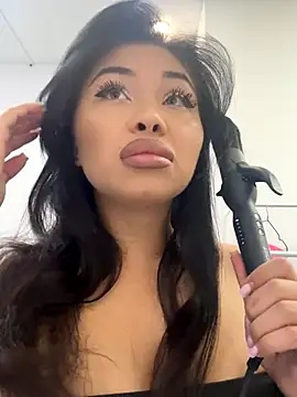Snapshot of Mia_stepMOM chatting on September 20, 7:09 am Mia stepMOM online show from September 20, 7:09 am