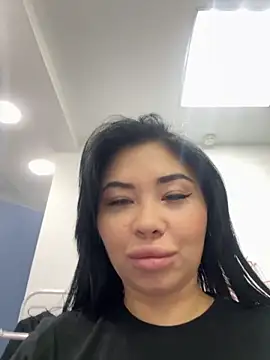 Snapshot of Mia_stepMOM chatting on October 10, 6:01 am Mia stepMOM online show from October 10, 6:01 am