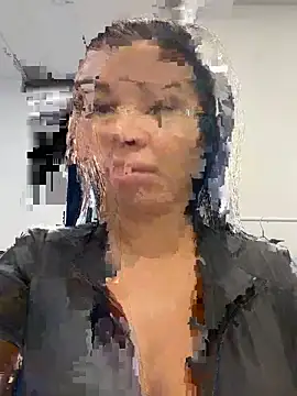 Snapshot of Mia_stepMOM chatting on October 17, 6:05 am Mia stepMOM online show from October 17, 6:05 am