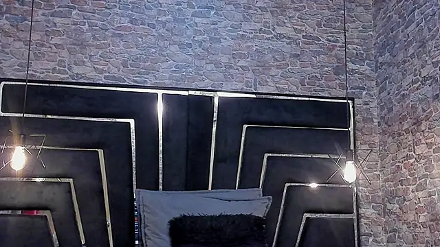 WILD FIREE  online show from February 28, 8:10 pm