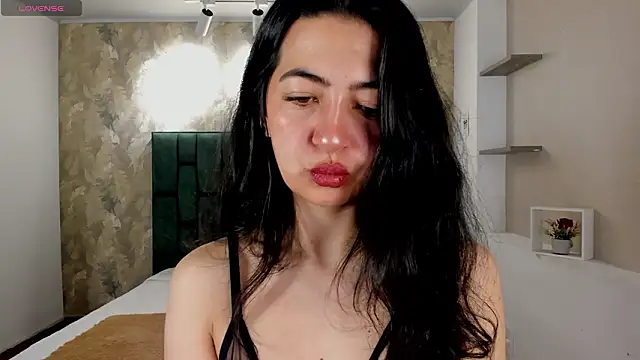 Snapshot of Saya_Amaretto1 chatting on February 18, 8:27 pm Saya Amaretto1 online show from February 18, 8:27 pm