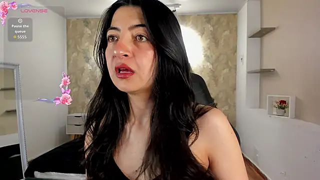 Snapshot of Saya_Amaretto1 chatting on February 24, 9:13 pm Saya Amaretto1 online show from February 24, 9:13 pm