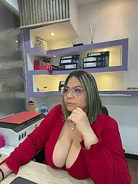 Snapshot of isabella_horney_ chatting on May 31, 6:20 pm isabella horney online show from May 31, 6:20 pm
