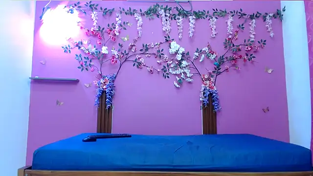 skinnybarbie022 online show from March 6, 2:52 am