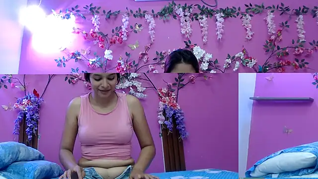 skinnybarbie022 online show from April 14, 1:00 am