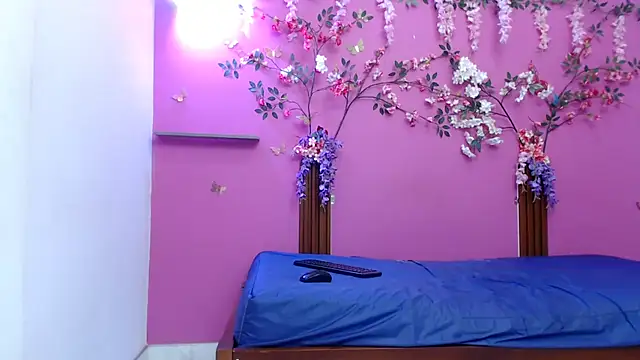 skinnybarbie022 online show from May 30, 12:41 am