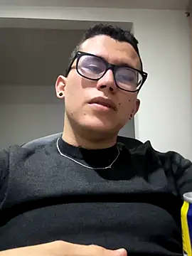 Snapshot of Kurtxxx22 chatting on October 30, 4:58 am Kurtxxx22 online show from October 30, 4:58 am