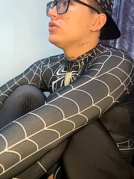 Snapshot of Kurtxxx22 chatting on October 31, 3:57 pm Kurtxxx22 online show from October 31, 3:57 pm