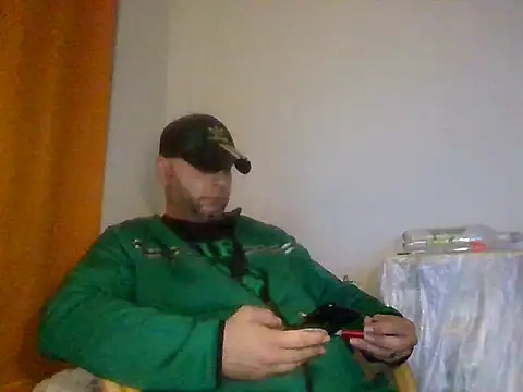 Snapshot of SmokedAlloy2 chatting on January 31, 11:36 pm SmokedAlloy2 online show from January 31, 11:36 pm