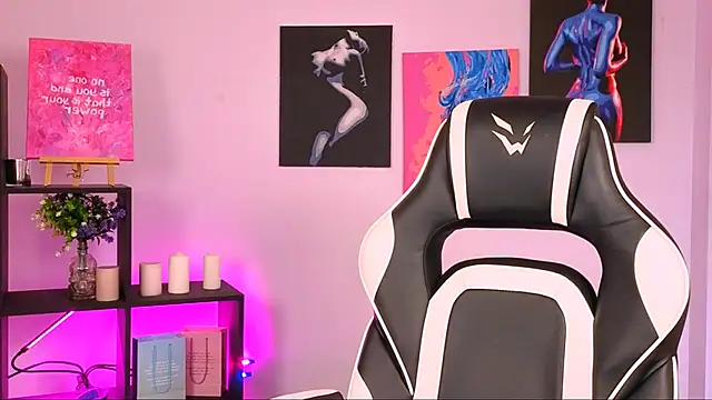 Charlotte Colinss online show from November 6, 2:56 am