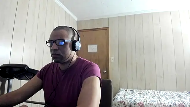 Snapshot of NaturalBeautyQueen chatting on June 20, 5:16 pm NaturalBeautyQueen online show from June 20, 5:16 pm