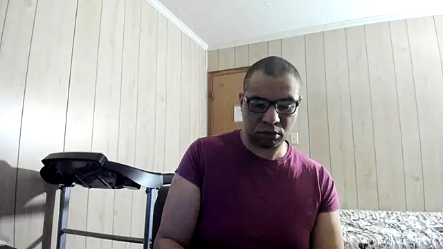 Snapshot of NaturalBeautyQueen chatting on June 26, 1:26 pm NaturalBeautyQueen online show from June 26, 1:26 pm