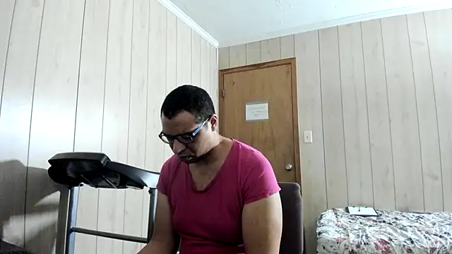 Snapshot of NaturalBeautyQueen chatting on July 25, 11:46 pm NaturalBeautyQueen online show from July 25, 11:46 pm
