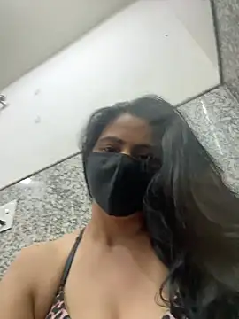 Snapshot of SashaPatel chatting on April 23, 12:29 pm SashaPatel online show from April 23, 12:29 pm
