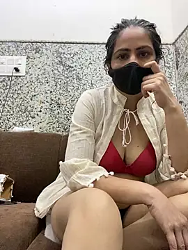 Snapshot of SashaPatel chatting on May 11, 2:28 am SashaPatel online show from May 11, 2:28 am