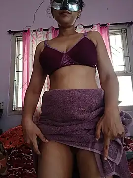 Snapshot of thanusi_2 chatting on July 7, 6:47 am thanusi 2 online show from July 7, 6:47 am