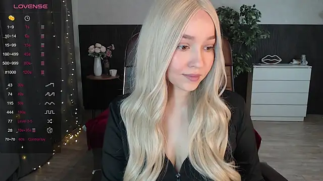 Snapshot of Sexy_Alexia69 chatting on September 25, 12:09 pm Sexy Alexia69 online show from September 25, 12:09 pm