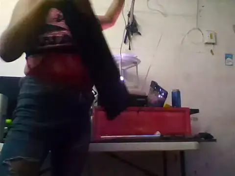 Snapshot of sweetsinisabella chatting on June 8, 10:59 am sweetsinisabella online show from June 8, 10:59 am