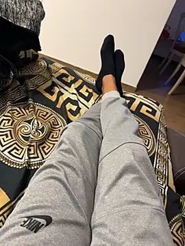 Manu97k online show from February 8, 11:30 pm