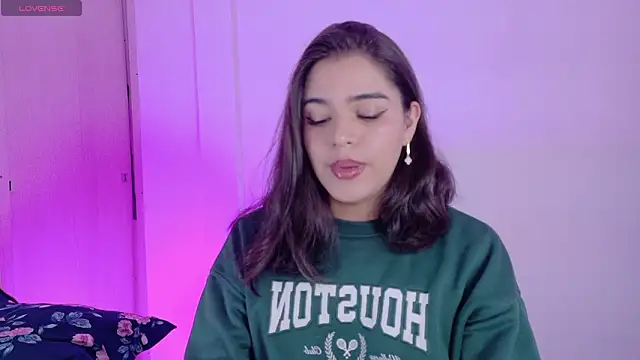 lizzywindsor online show from March 2, 12:45 pm