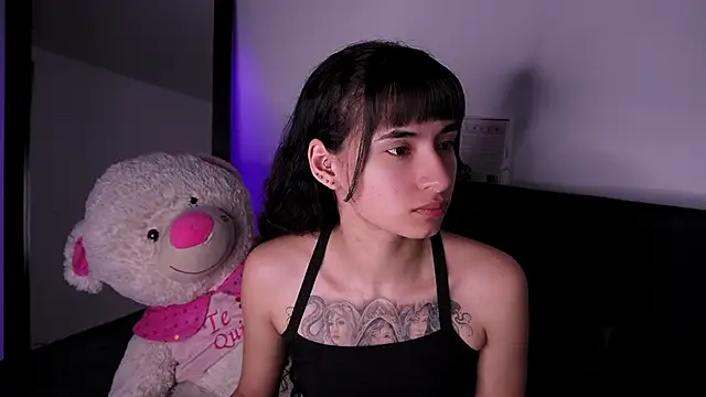 Snapshot of Alynn_Bri_ chatting on July 31, 2:11 am Alynn Bri online show from July 31, 2:11 am