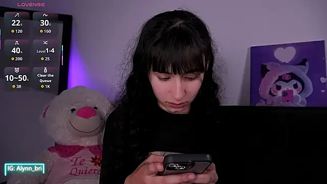 Snapshot of Alynn_Bri_ chatting on August 5, 6:49 am Alynn Bri online show from August 5, 6:49 am