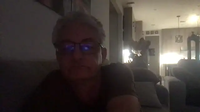 Snapshot of Daddy_Mike69 chatting on April 27, 6:44 am Daddy Mike69 online show from April 27, 6:44 am