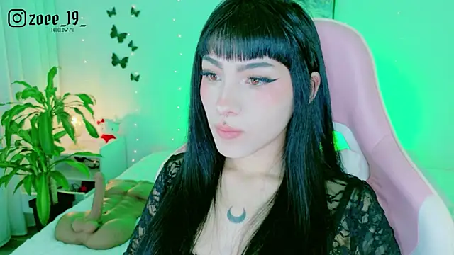 cuteezoe online show from May 15, 2:51 am