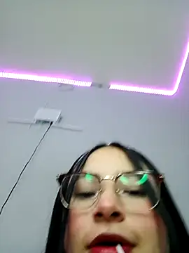 Anne Mia online show from December 19, 9:38 am