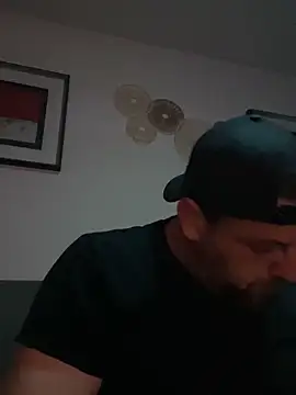 Snapshot of madmiki chatting on November 14, 12:09 am madmiki online show from November 14, 12:09 am