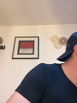 Snapshot of madmiki chatting on November 15, 8:49 pm madmiki online show from November 15, 8:49 pm