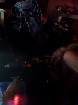 Snapshot of destroassbig2 chatting on February 14, 8:55 am destroassbig2 online show from February 14, 8:55 am