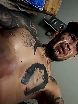 Snapshot of destroassbig2 chatting on February 25, 3:32 pm destroassbig2 online show from February 25, 3:32 pm