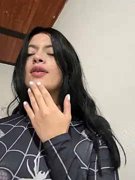 LiaCollings online show from February 17, 11:40 am