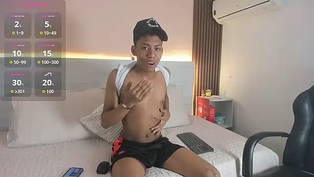 Brunette  boy online show from September 13, 3:39 am