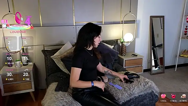 Lina Montclair online show from March 25, 7:09 pm